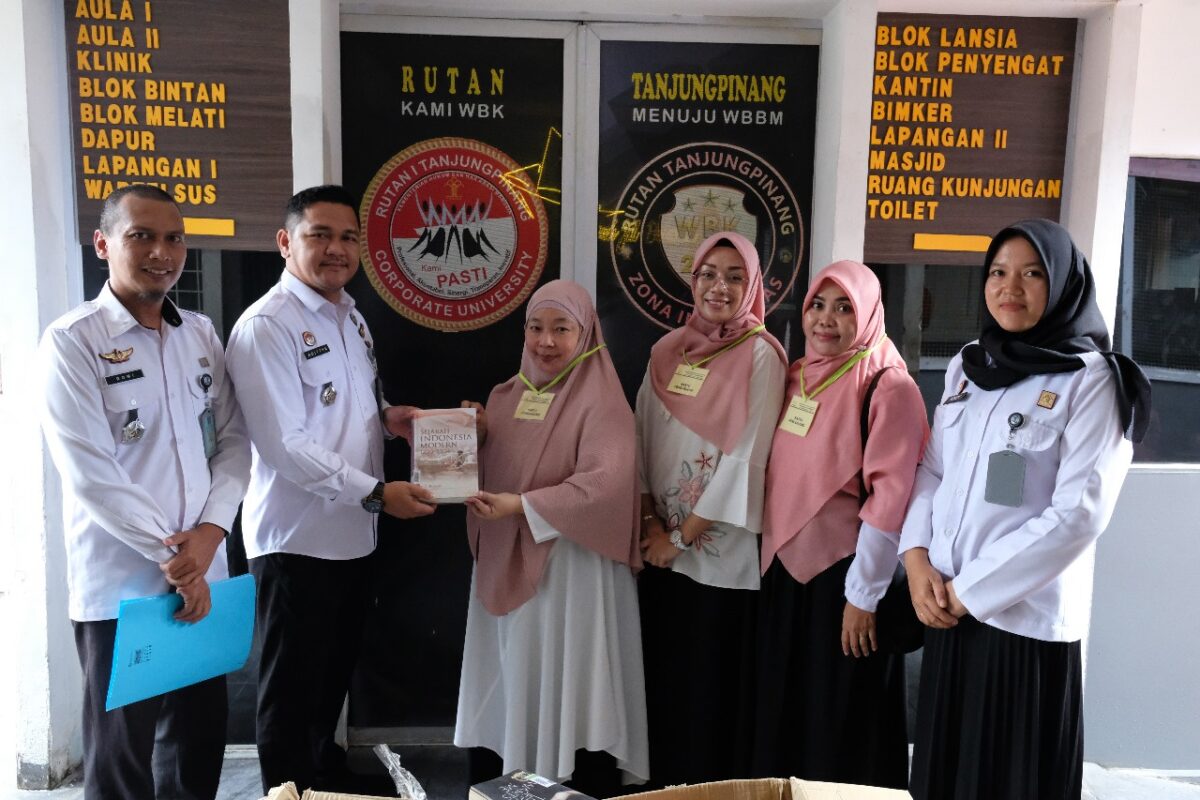 Tingkatkan Minat Baca, Rutan Kelas I Tanjungpinang Terima Buku Bacaan Dari Dinas Perpustakaan dan Kearsipan Provinsi Kepri