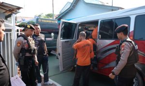 20 Warga Binaan Rutan Kelas I Tanjungpinang di Pindahkan ke Lapas Batam 20 Warga Binaan Rutan Kelas I Tanjungpinang di Pindahkan ke Lapas Batam