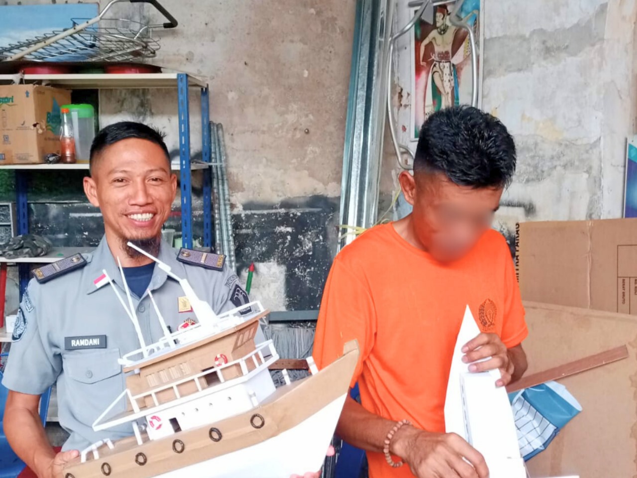 WBP Rutan Kelas I Tanjungpinang Kreasikan Barang Bekas, Ciptakan Miniatur Kapal dan Kerajinan Unik