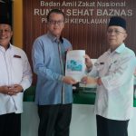 STAIN Sultan Abdurrahman Kepri Serahkan Zakat Profesi ke Baznas Kepri STAIN Sultan Abdurrahman Kepri Serahkan Zakat Profesi ke Baznas Kepri